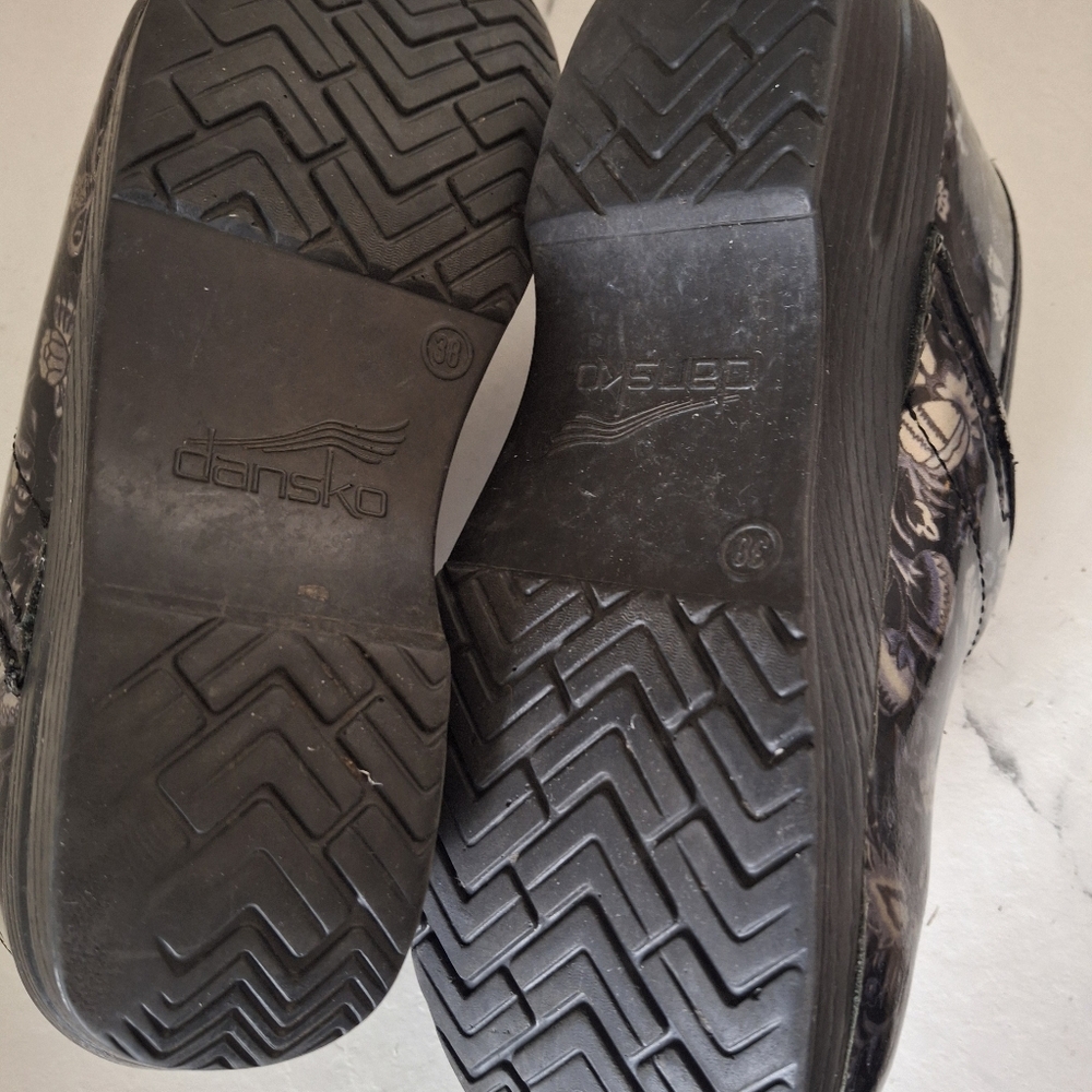 Floral Patterned Clogs - image 3